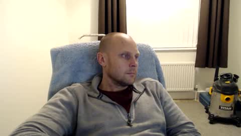 Mr Baldy Likes to Chat online show from 17, 10, 2025