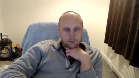 Mr Baldy Likes to Chat online show from 18, 10, 2025