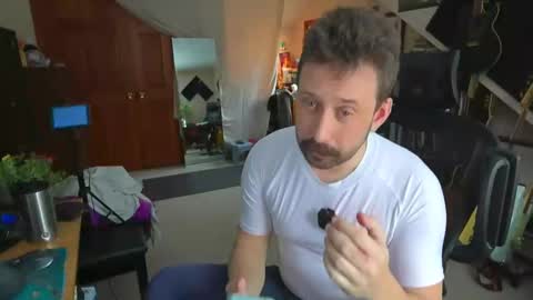 Snapshot of mr_foxxy chatting on 1, 2, 2025 ninko online show from 1, 2, 2025