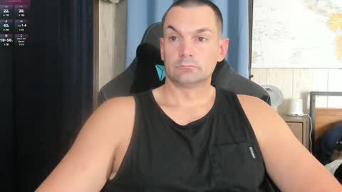 Snapshot of mr_mac69 chatting on 18, 11, 2025 Cam online show from 18, 11, 2025