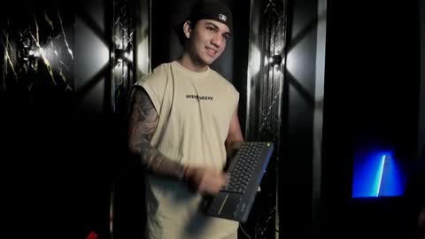 Snapshot of mr_maximo chatting on 18, 10, 2025 mr_maximo online show from 18, 10, 2025