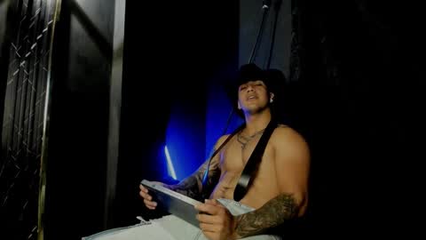 Snapshot of mr_maximo chatting on 11, 11, 2025 mr_maximo online show from 11, 11, 2025