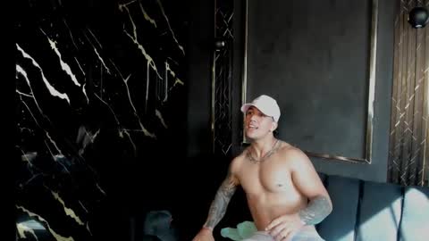 Snapshot of mr_maximo chatting on 25, 11, 2025 mr_maximo online show from 25, 11, 2025