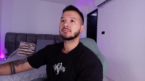 MIKEE online show from 25, 11, 2025