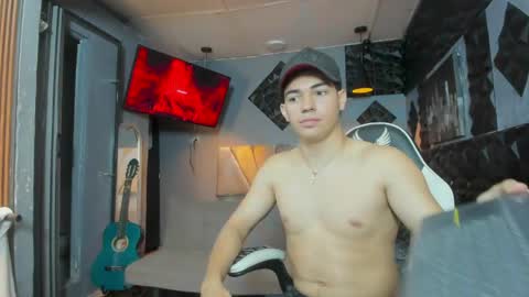 Snapshot of mr_mois chatting on 6, 4, 2026 mr_mois online show from 6, 4, 2026