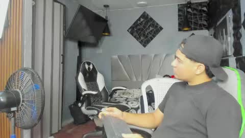 Snapshot of mr_mois chatting on 26, 5, 2026 mr_mois online show from 26, 5, 2026