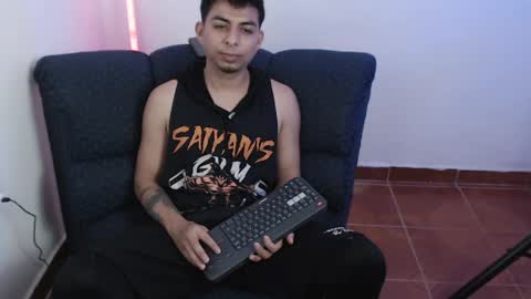 Snapshot of mralpha_latino chatting on 15, 4, 2026 Alpha LATINO online show from 15, 4, 2026