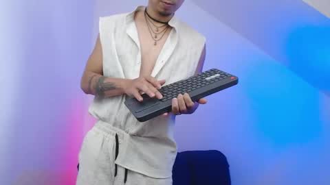 Snapshot of mralpha_latino chatting on 18, 4, 2026 Alpha LATINO online show from 18, 4, 2026