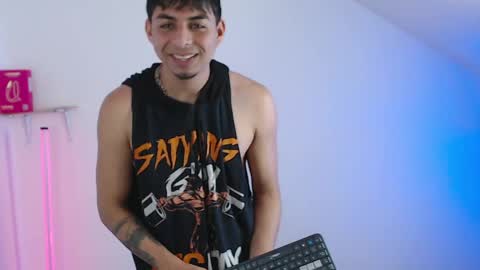Snapshot of mralpha_latino chatting on 23, 4, 2026 Alpha LATINO online show from 23, 4, 2026