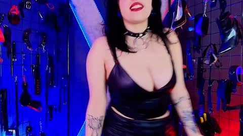 Snapshot of mranii_queen_bdsm_ chatting on 6, 1, 2026 mranii_queen_bdsm_ online show from 6, 1, 2026