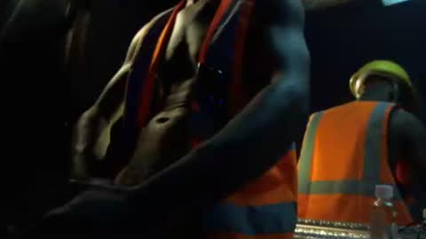 MrBigDiQ1 online show from 8, 1, 2025