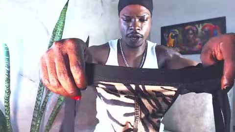 Snapshot of mrbyronstallion chatting on 11, 10, 2025 byron online show from 11, 10, 2025