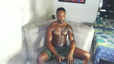 Snapshot of mrbyronstallion chatting on 13, 10, 2025 byron online show from 13, 10, 2025