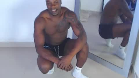 Snapshot of mrbyronstallion chatting on 8, 11, 2025 byron online show from 8, 11, 2025