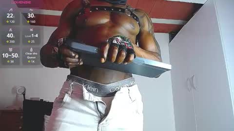 Snapshot of mrbyronstallion chatting on 29, 11, 2025 byron online show from 29, 11, 2025