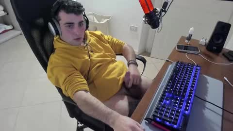 Snapshot of mrclean_97 chatting on 4, 2, 2025 GoodBoy online show from 4, 2, 2025