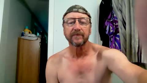 Snapshot of mrcumstain chatting on 29, 10, 2025 mrcumstain online show from 29, 10, 2025