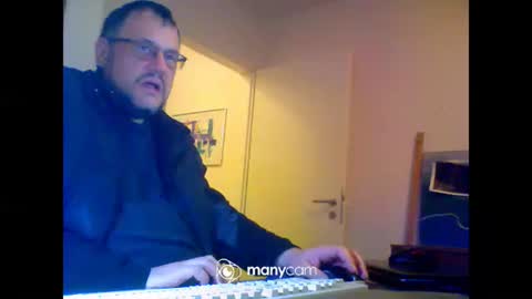 MrJohnsen1975 online show from 18, 11, 2025