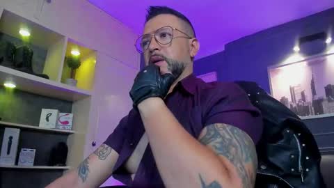 MrFrank. online show from 1, 2, 2026