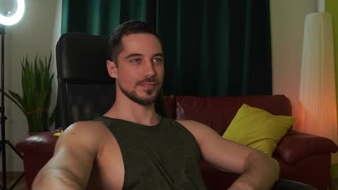 Snapshot of mrgreeneyes01 chatting on 13, 1, 2026 juan luis online show from 13, 1, 2026