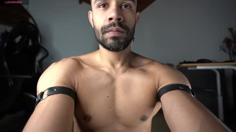 Luis    Instagram   online show from 28, 12, 2024