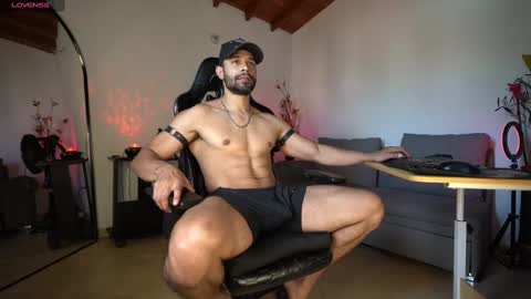 Luis    Instagram   online show from 28, 1, 2025