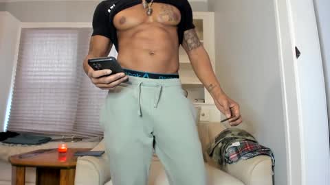 Snapshot of mromg007 chatting on 3, 1, 2025 mromg007 online show from 3, 1, 2025