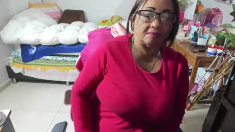 Snapshot of mrs_mommy chatting on 1, 10, 2025 mrs_mommy online show from 1, 10, 2025