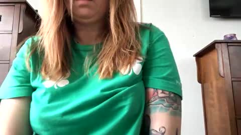 mrsbeachbumm online show from 21, 1, 2025