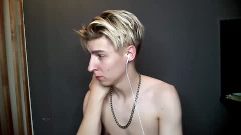 Snapshot of mrsexycum4u chatting on 12, 1, 2025 Adam online show from 12, 1, 2025
