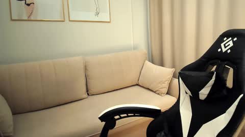 Snapshot of mrsexycum4u chatting on 25, 9, 2025 Adam online show from 25, 9, 2025