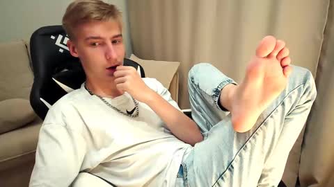 Snapshot of mrsexycum4u chatting on 26, 9, 2025 Adam online show from 26, 9, 2025