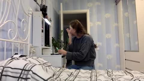 Kiti or Katia online show from 5, 2, 2025