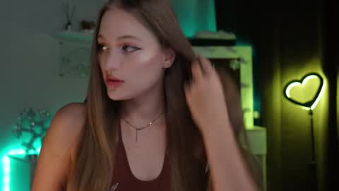 Snapshot of mrstenderbeast chatting on 14, 12, 2025 YOUR OWNER online show from 14, 12, 2025