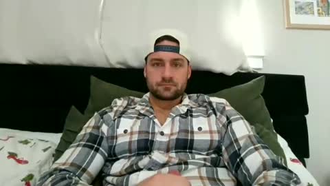 Snapshot of mrthickly818 chatting on 24, 2, 2026 mrthickly818 online show from 24, 2, 2026