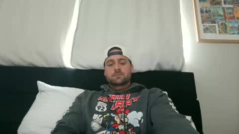 Snapshot of mrthickly818 chatting on 17, 3, 2026 mrthickly818 online show from 17, 3, 2026