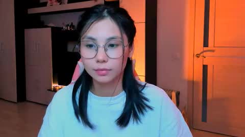 Snapshot of ms_emily_ chatting on 5, 11, 2025 ms_emily_ online show from 5, 11, 2025