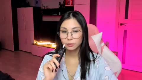 Snapshot of ms_emily_ chatting on 27, 11, 2025 ms_emily_ online show from 27, 11, 2025