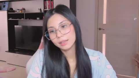 ms_emily_ online show from 18, 4, 2026