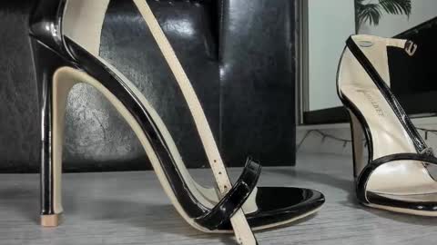 Snapshot of ms_enigma chatting on 26, 10, 2025 Goddess. Miss. Lady. Queen. Madam Milady online show from 26, 10, 2025