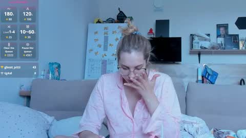 Snapshot of ms_foryou chatting on 10, 5, 2026 Ms ForYOU online show from 10, 5, 2026