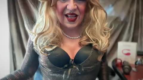 Snapshot of mskarentoy chatting on 1, 4, 2026 mskarentoy online show from 1, 4, 2026