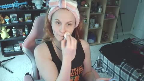 Snapshot of msmallow chatting on 20, 12, 2025 Mallow online show from 20, 12, 2025