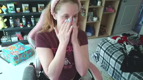 Snapshot of msmallow chatting on 21, 12, 2025 Mallow online show from 21, 12, 2025