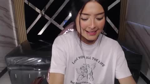 Snapshot of mulan_v chatting on 18, 2, 2025 Live 800am 200pm COLOMBIAN HOUR online show from 18, 2, 2025