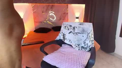 Snapshot of muller_asher chatting on 8, 11, 2025 Muller Asher online show from 8, 11, 2025