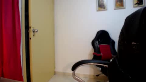 Snapshot of multiorgasmic_6 chatting on 1, 10, 2025 Dani and Alex online show from 1, 10, 2025