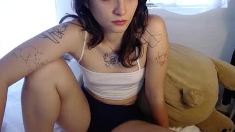 Snapshot of munchi_ chatting on 18, 12, 2025 online show from 18, 12, 2025