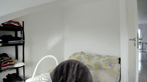 LOVELY JULIA  Peter DAY online show from 31, 5, 2026