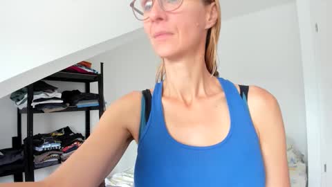LOVELY JULIA  Peter DAY online show from 6, 6, 2026